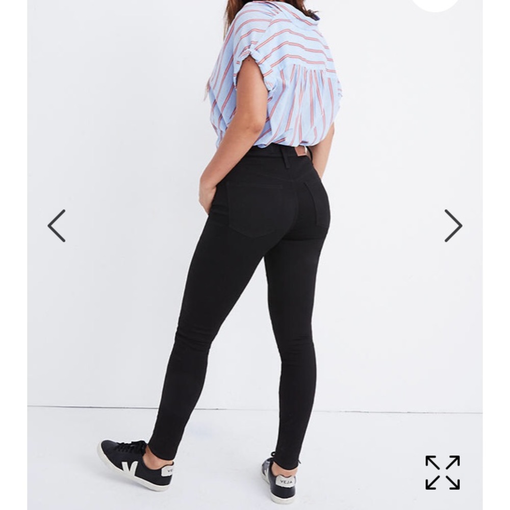 Curvy High-Rise Skinny Jeans in Carbondale Wash